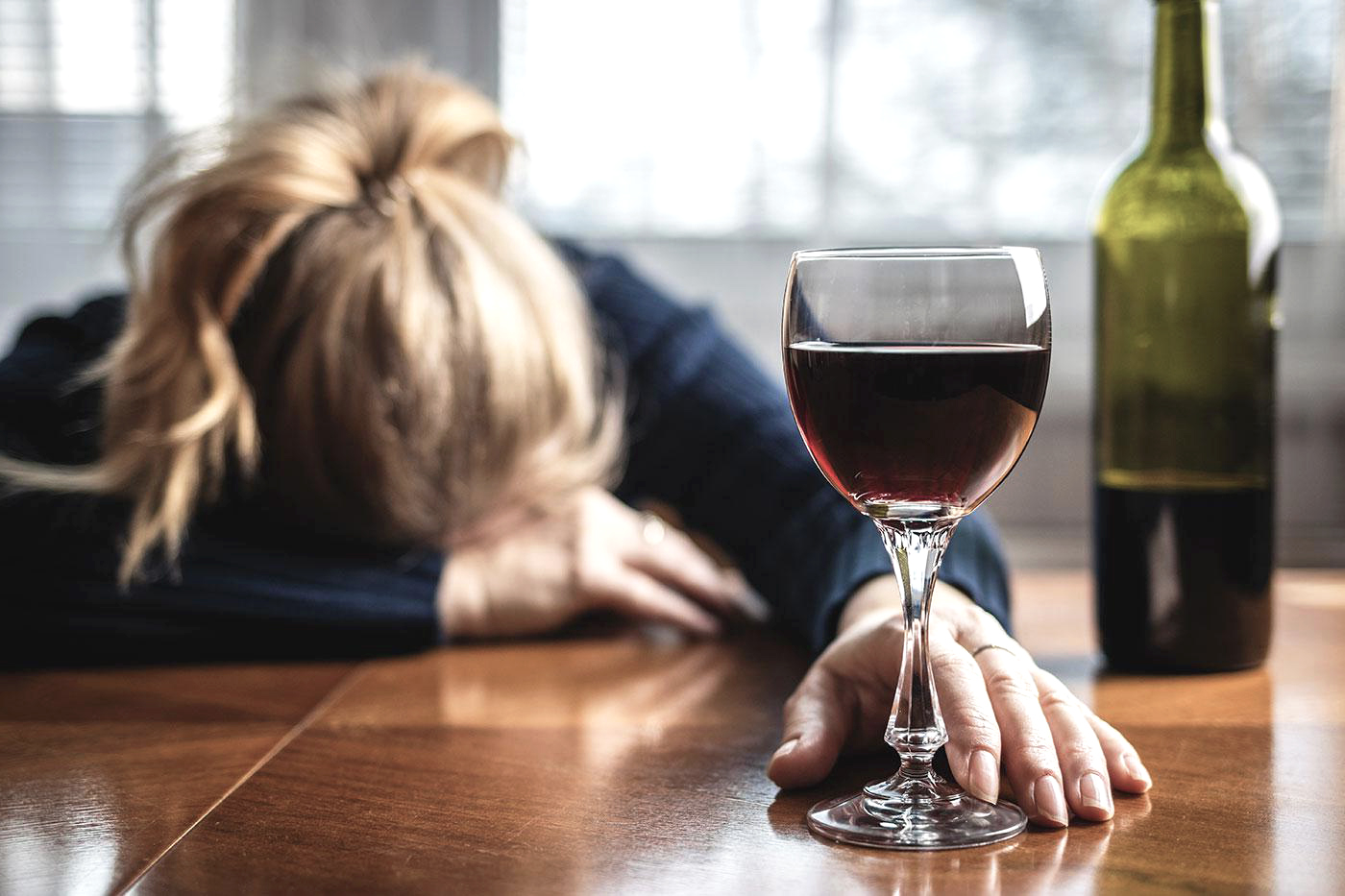 Как лечить алкоголизм у женщин